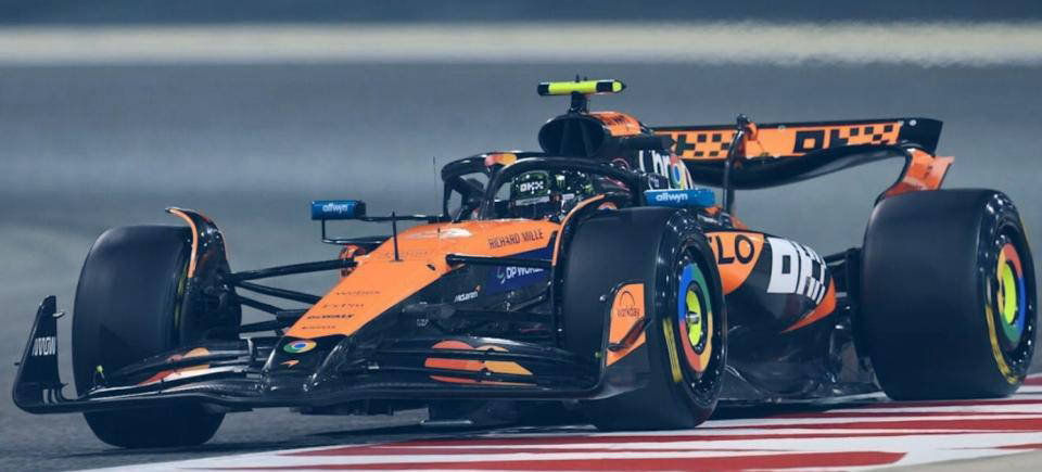 开云体育入口-雷诺车队翻盘迈凯伦，塞恩斯惊艳四座