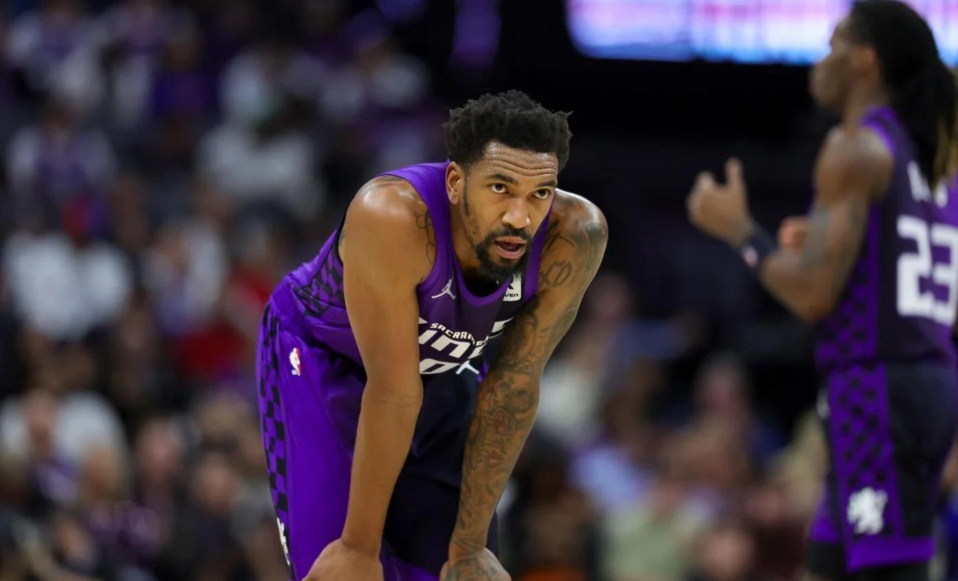 开云体育登录-76人力克山西队，福克斯统治全场