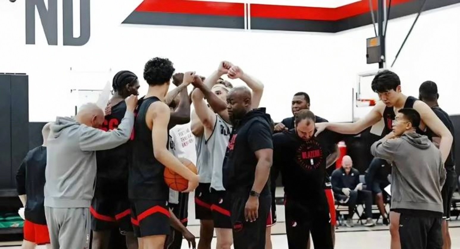 开云体育官网-灰熊轻取雷霆，约基奇扛起全队