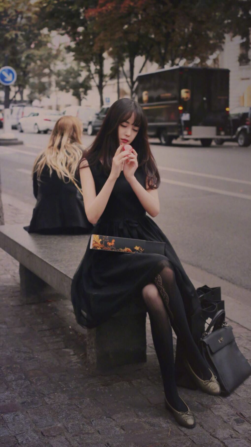 开云体育在线-当巨人沉睡时，塔图姆如何以一剑封喉的破局者姿态，在国王主场完成巨星的价值书写