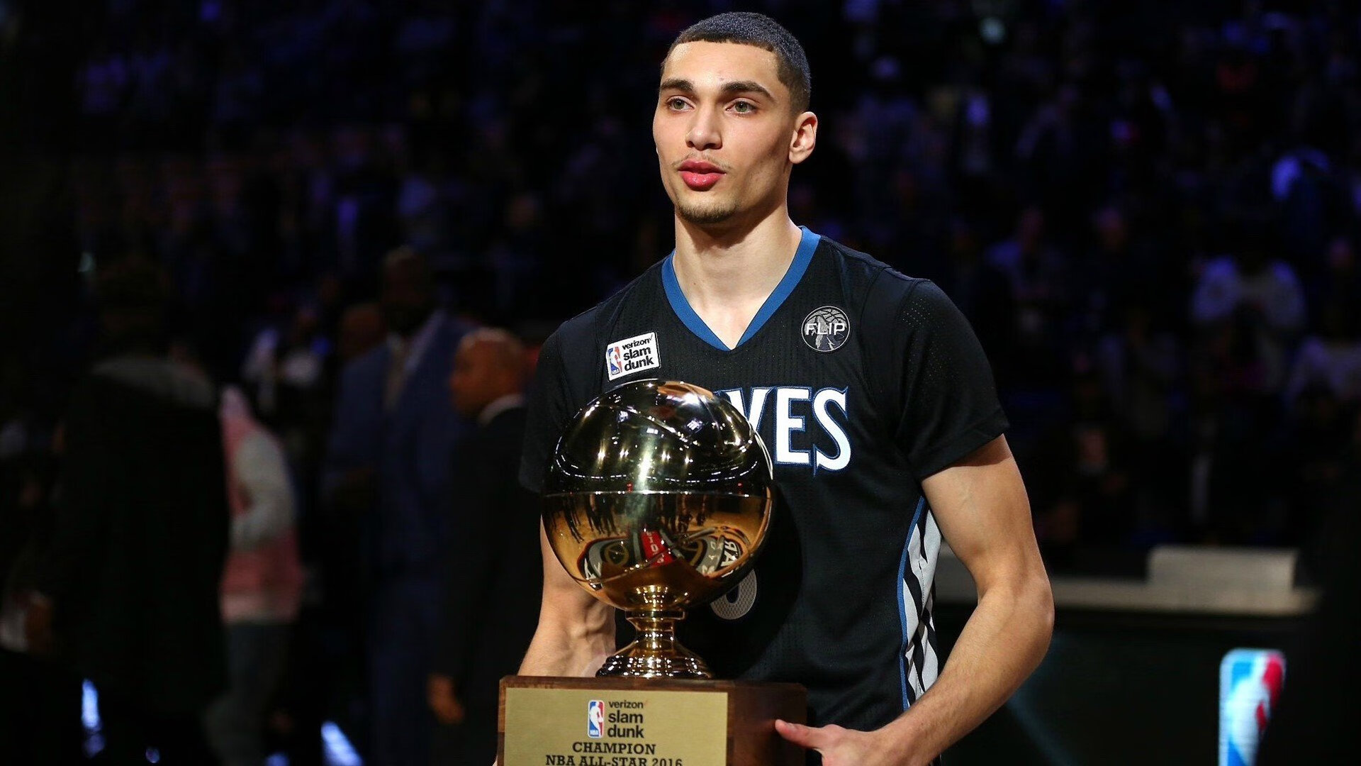 开云体育-速度与掌控，当快船驰骋与德罗赞舞蹈时，时间的辩证法