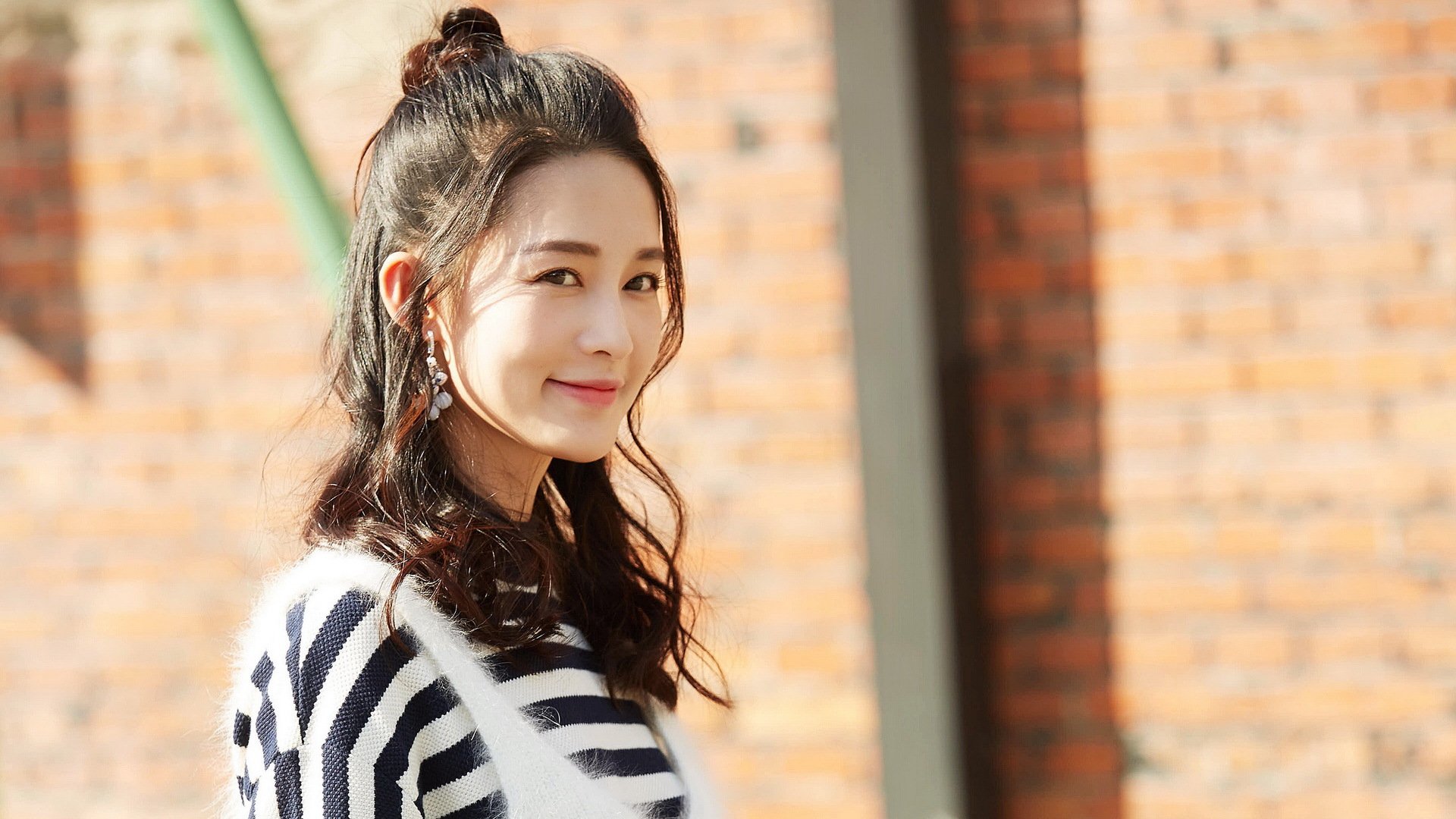 哈利伯顿压力下完成爆发，活塞节奏掌控锁定马刺